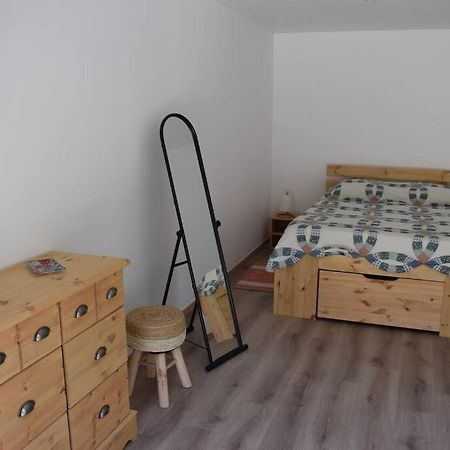 Appartement Neuf Et Independant Dans Rez-De-Villa Vallauris Esterno foto