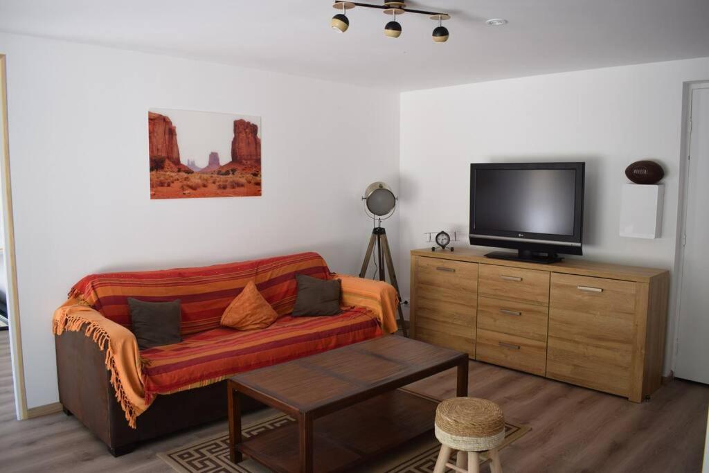 Appartement Neuf Et Independant Dans Rez-De-Villa Vallauris Esterno foto